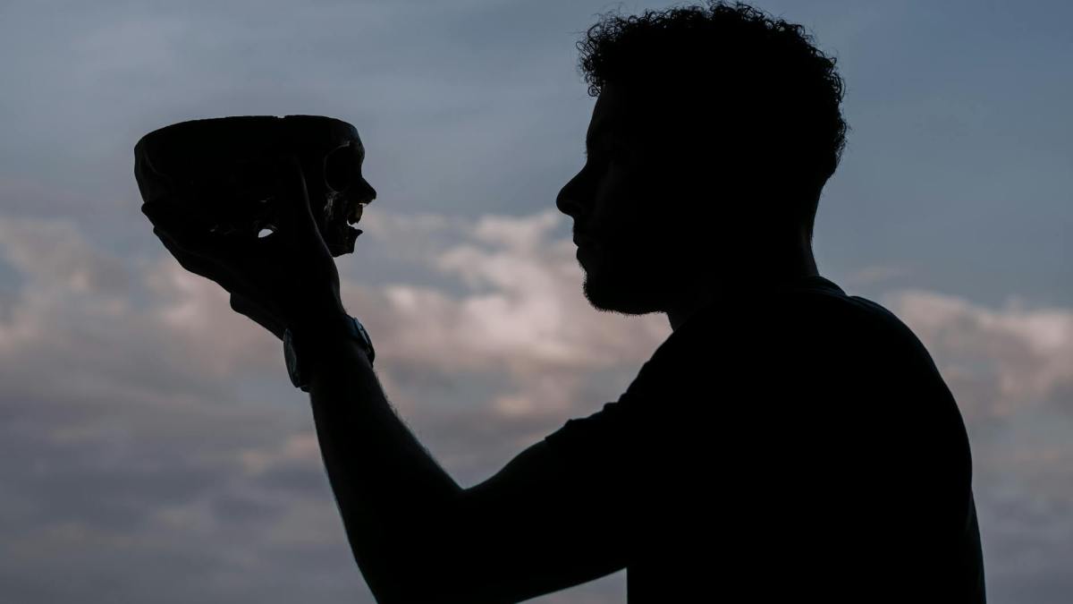 The Mediation of Truth: Hegel, Bloom, and the Role of&nbsp;Poetry